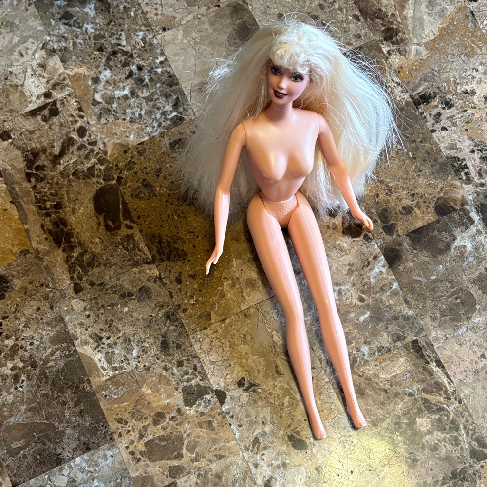 1998 Barbie Mattel Blonde Hair Fashion Doll with Cream Outfit